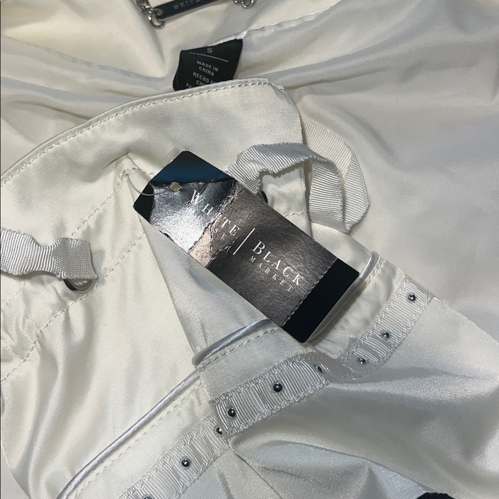 NWT White House Black Market Studded White Puffer Vest (Small) W/ Glove Bag - Picture 6 of 7